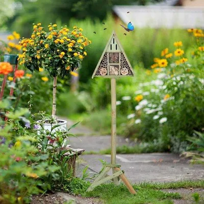 Productafbeelding van Famanu Insectenhotel, driehoekig - Voor bijen, lieveheersbeestjes en vlinders