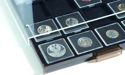 Produktbild von Münzbox für QUADRUM mit 20 eckigen Fächern, 50x50 mm, rauchfarben mit schwarzer Einlage
