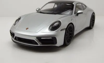 Produktbild von Minichamps 155063104 Porsche 911 Carrera 4 GTS 2020 silber 1:18