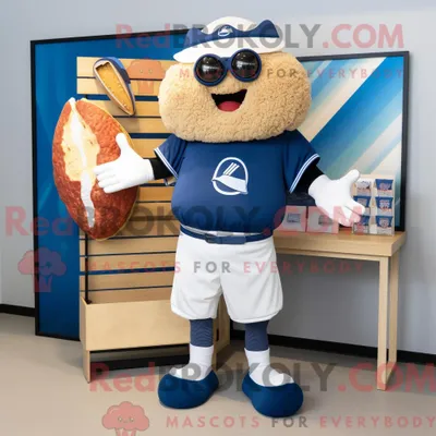 Obrázek produktu pro Postavička REDBROKOLY v kostýmu maskota Navy Meatballs v šortkách a šortkách