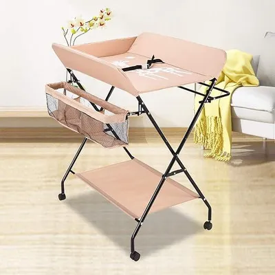 Imagen del producto de Mesa cambiadora portátil, cómoda cambiadora, cambiador plegable para bebés con cinturón de seguridad y compartimentos de almacenamiento, diseño que ahorra espacio y estable (color caqui con ruedas)