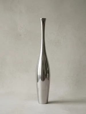 Produktbild von Große moderne Aluminium Blumenvase in Silber, 75 cm hoch, stilvoll. 12x12x75 cm | Kadima Design