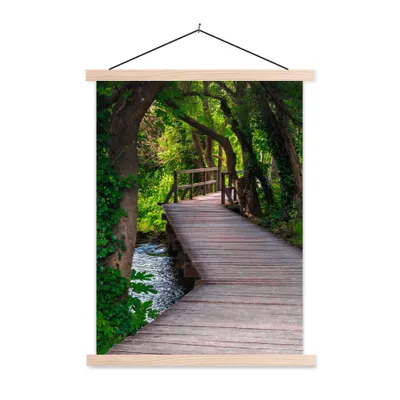 Produktbild von MuchoWow® Textilposter Wald - Natur - Brücke 60x80 cm mit holzfarbenen Rahmen - Wandbild