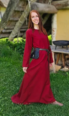 Produktbild von Klassisches Mittelalter Kleid oder Unterkleid rot "Amalie" XXL