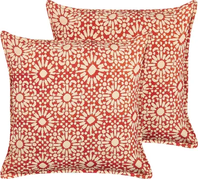 Produktbild von BELIANI Dekokissen 2er Set Rot Baumwolle 45 x 45 cm Bezug mit Füllung Reißverschluss Geometrisches Muster Retro Sofakissen Wohnzimmer Schlafzimmer