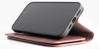 Produktbild von Wachikopa Lederhülle kompatibel mit iPhone 12 / 12 Pro mit Kartenfach