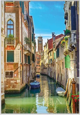 Produktbild von Wallario Wandbild Urlaub in Venedig  Kanal zwischen bunten Häusern, Größe: 70,30 x 100,30 cm, Poster mit weißem Kunststoffrahmen
