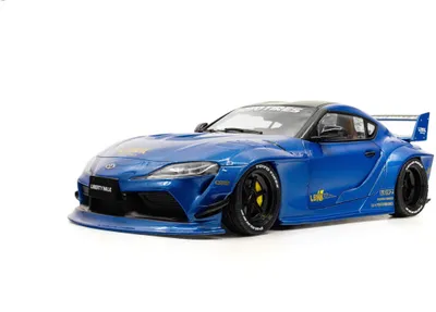 Immagine prodotto di Toyota GR Supra LWB 2025, scala 1:18, colore blu. Codice prodotto: 421186589