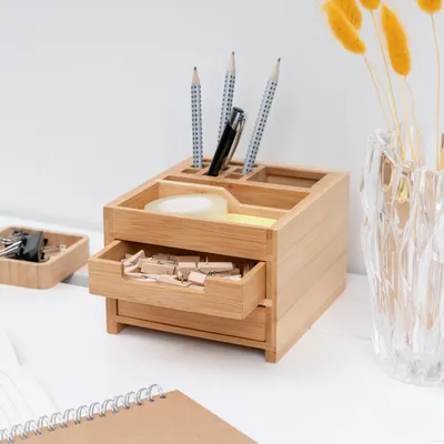Produktbild von Navaris Bambus Schreibtisch Organizer klein - mit Stiftehalter und Schubladen - Aufbewahrung Stifte Schere Papier - Schreibtischorganizer fürs Büro