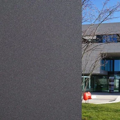 Produktbild von Famanu Fensterfolie Schwarz 60 x 200 cm - Statische Sichtschutz- und Verdunkelungsfolie für Privatsphäre und UV-Schutz
