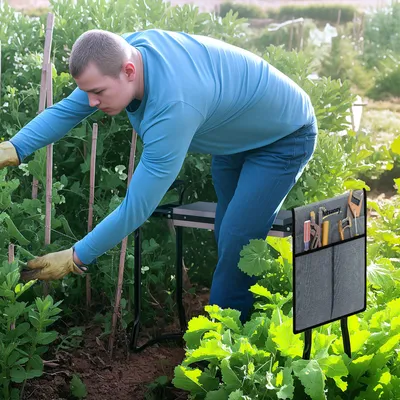 Produktbild von SUGIFT Garten-Kniebank klappbar 2-in-1, Gartenhocker Kniekissen Werkzeugtasche, Stahl Schaumstoff, Grau | 58 x 28 x 49 cm | bis 150 kg | faltbar