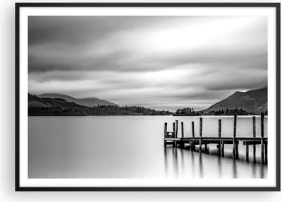 Produktbild von Gerahmtes Poster - Schwarzer Rahmen - Schwarzweiß Landschaft See - 100x70 cm - Wand Bild - Wanddeko - Wandbilder - Wandposter - Bilderrahmen - Bilder - Kunstdruck - Wandbild - P2BAA100x70-4321