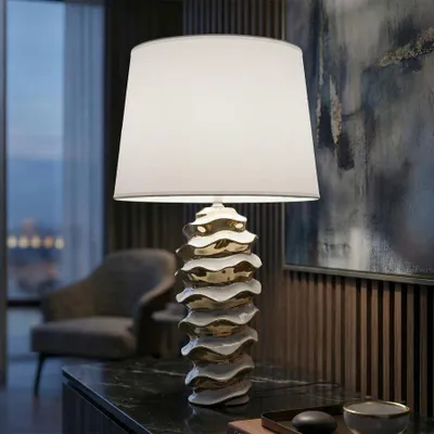 Immagine prodotto di Lampada da tavolo in Vetroceramica, struttura a nido d'ape, 33x53 cm, bianca e dorata, collezione "Glam-Weltraum" di Mauro Ferretti