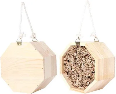 Productafbeelding van Insectenhuis Hout - Insectenhotel Tuin - Natuurlijke Tuindecoratie - Bevordert Tuinecologie - 15x15x9 cm - Natuurlijk Hout