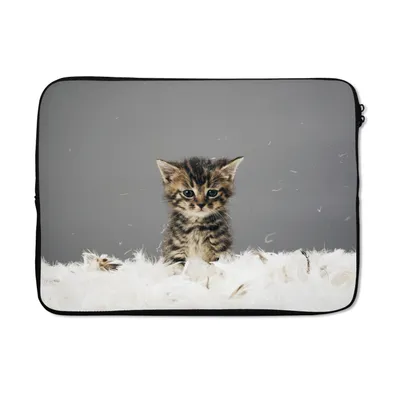 Produktbild von MuchoWow® Laptop Hülle 13 Zoll Katze - Kätzchen - Federn Laptoptasche - Laptophülle - Sleeve - Rundumschutz