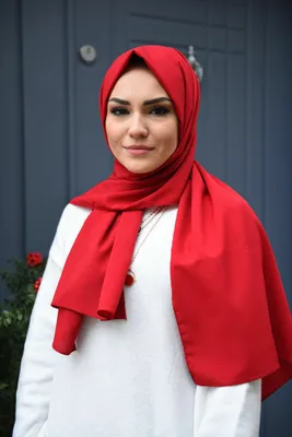 Zdjęcie produktu dla Chusta na głowę z krepy czerwona 70x180cm, teset door sal, hidżab, szalik turban