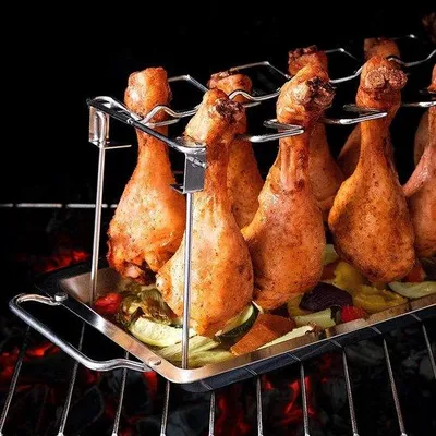 Zdjęcie produktu dla Stalowy uchwyt na udka na 14 sztuk, nadaje się do grillowania, można myć w zmywarce, nieprzywierający