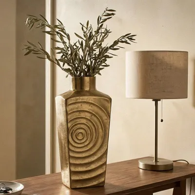 Produktbild von Goldene Dekovase flach patiniert mit Relief, H.40 cm