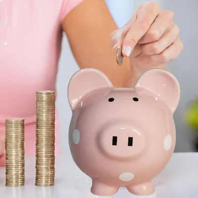 Produktbild von Keramik Sparschwein Spardose in Rosa, 15,5 x 12,5 x 14 cm, dekorative Geldspardose für Kinder und Erwachsene mit glänzender Oberfläche, Geschenkidee für Zuhause und Büro