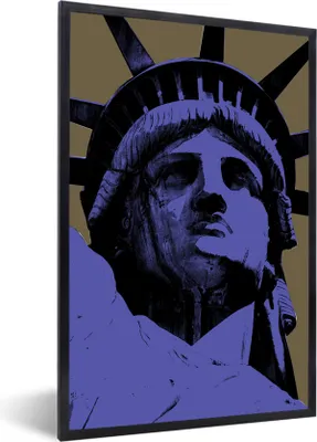 Produktbild von MuchoWow® MuchoWow® Gerahmtes Poster Lila Freiheitsstatue 60x90 cm - Poster mit zchwarzem Bilderrahmen - Kunst