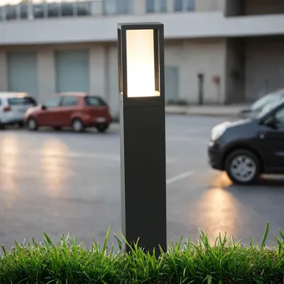 Obrázek produktu pro Hliníkový sloupek 45 cm vysoký IP44 černý bílý GU10 hranaté moderní světlo na cestu