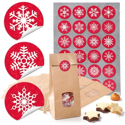Produktbild von 10 kleine natur braun Papiertüte weihnachtlich Verpackung mit Boden FENSTER lebensmittel-echt 10,5 x 6,5 x 29 cm + 24 beige rote Aufkleber FROHE WEIHNACHTEN Weihnachtstüte Papierbeutel GeschenkbeutelSchneeflocken rot