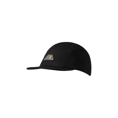 Schwarze Five Panel Cotton Cap von Mammut mit einem gestickten Logo auf der Vorderseite.