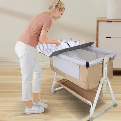 Immagine prodotto di Lettino aggiuntivo per neonati - Lettino aggiuntivo/lettino per bambini - Con fasciatoio - Regolabile in altezza - Inclinabile - Compatibile con la maggior parte dei letti - Per neonati da 0 a 12 mesi - Beige