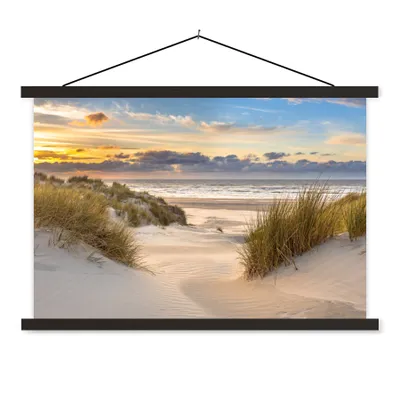 Produktbild von MuchoWow® Textilposter Strand - Düne - Gras - Sonnenuntergang - Meer 60x40 cm mit schwarzem Rahmen - Hölzernes