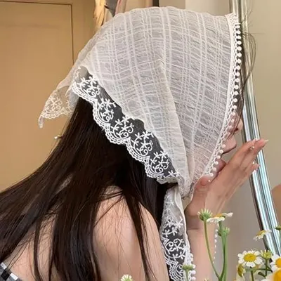 Produktbild von Weißes Spitzenkopftuch zum Binden für Damen und Mädchen, Haartuch, Dreieckstuch, Turban, Haarband und Kopfbedeckung für den Sommer