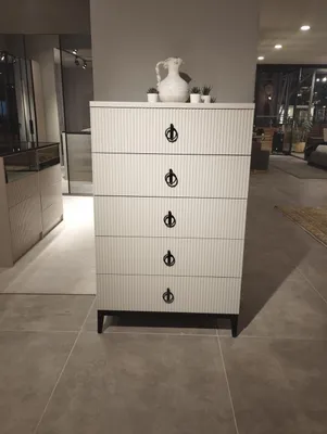 Produktbild von Elegante Kommode Perfekte Ergänzung für Ihr Schlafzimmer Interieur Neu