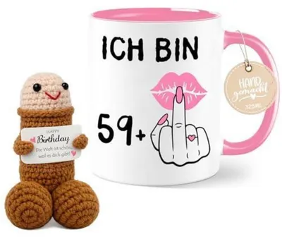 Immagine prodotto di Tazza da caffè da 325 ml con decorazione a maglia e scritta "HO 59 ANNI O PIÙ", idea regalo per il 60° compleanno di una donna