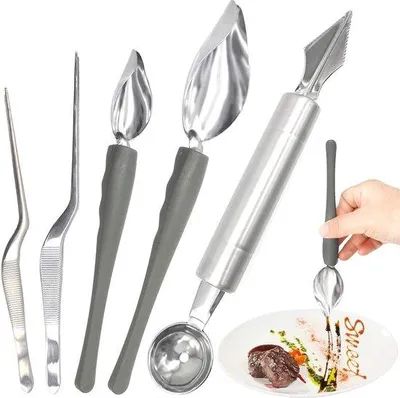 Productafbeelding van Unyqoos® set van 5 roestvrijstalen decoratielepels – 2 lepels, 2 tangen en 1 meloenlepel voor het decoreren van taarten, chocolade en desserts