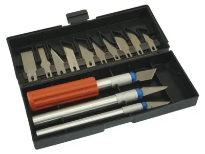 Image de Jeu de Couteaux de Modélisme 16 Pcs - Acier - Précision et polyvalence - Beast