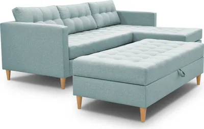 Zdjęcie produktu dla 3xEliving narożnik MALORY - nowoczesna sofa rozkładana z podnóżkiem, w kolorze jasnoniebieskim, drewniane nóżki, otomana może być zamontowana po obu stronach, szerokość 220 cm, 6 opcji kolorystycznych