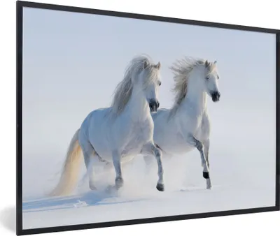 Produktbild von MuchoWow® Gerahmtes Poster Winter - Pferde - Schnee 90x60 cm - Poster mit Schwarzem Bilderrahmen Wandposter Rahmen Foto Bilder - Fotorahmen - Foto-Plakat