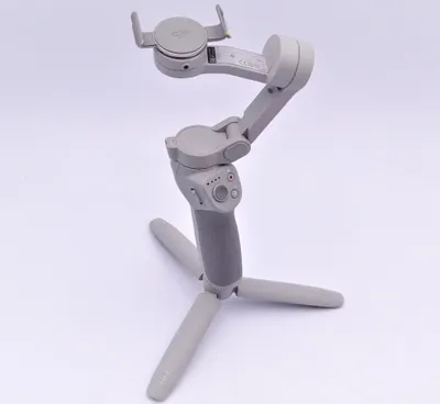 Produktbild von DJI OM 4 Combo Smartphonekamerastabilisator Grau