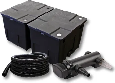 Zdjęcie produktu dla Kompletny zestaw SunSun: filtr do oczka wodnego CBF-350B o pojemności do 60000 l jako filtr przepływowy, odstojnik do oczka wodnego CUV-318, odstojnik UVC o mocy 18 W, wąż do oczka wodnego 25 mm (1") o długości 5 m
