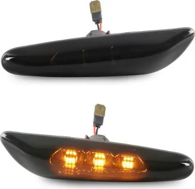 Zdjęcie produktu dla Czarne kierunkowskazy boczne LED pasujące do modeli BMW E46, E90, E91, E60, E61, E82 i E87