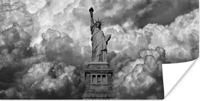 Produktbild von MuchoWow® Poster Freiheitsstatue in New York an einem bewölkten Tag in schwarz-weiß 160x80 cm - Foto Poster