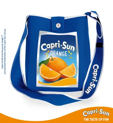 Produktbild von Capri-Sun Umhängetasche „Orange“ – Offizielles Lizenz Produkt | Schultertasche in Blau mit Markenlogo | Cooler Freizeitbegleiter für Erwachsene & Fans