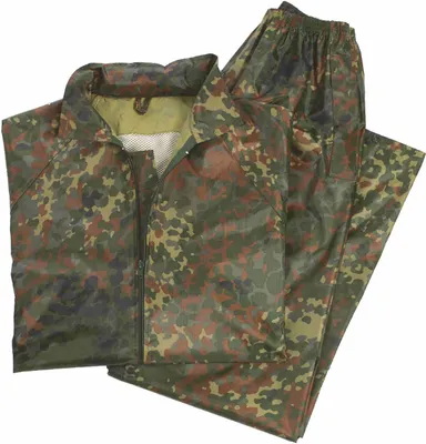 Produktbild von Leichter Regenanzug flecktarn, 3.000 mm Wassersäule, kleines Packmaß, inkl. Tasche