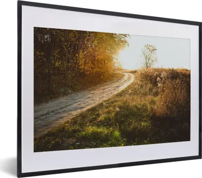 Produktbild von MuchoWow® Gerahmtes Poster Weg - Natur - Baum 40x30 cm - Poster mit Schwarzem Bilderrahmen Wandposter Rahmen Foto Bilder - Bilderrahmen - Poster im Rahmen