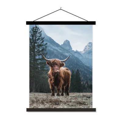 Produktbild von MuchoWow® Textilposter Schottische Highlander - Berg - Landschaft - Bäume - Kuh - Natur 90x120 cm mit schwarzem Rahmen - Dekoration