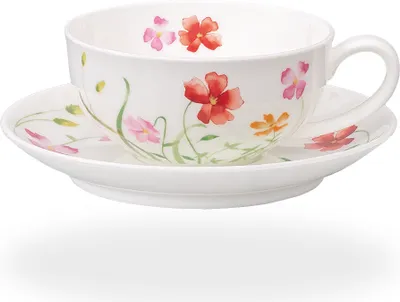 Produktbild von tea4chill Teetasse Lotta aus Fine Bone China Porzellan. Porzellantasse 150ml mit Untertasse in klassisch stilvollem Blumen-Design