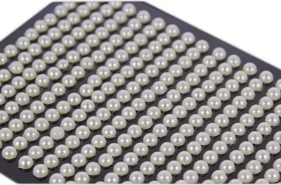 Immagine prodotto di Perline adesive per decorazione 5 mm, confezione da 1 pezzo.