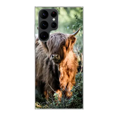 Produktbild von MuchoWow® Handyhülle Schutzhülle Hülle für Samsung Galaxy S22 Ultra Schottische Highlander - Wald - Tiere Silikon Softcase Handy Hülle - Abbildung