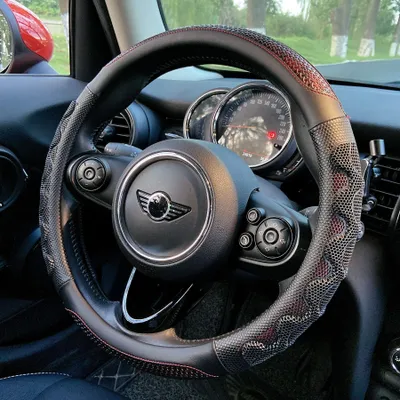 Immagine prodotto di Copertura per volante PINCTROT con design a nido d'ape 3D antiscivolo, universale, diametro 37,8–38,1 cm
