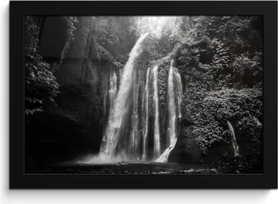 Produktbild von MuchoWow® MuchoWow® Gerahmtes Poster Indonesien - Wasserfall - Schwarz - Weiß 30x20 cm - Poster mit zchwarzem Bilderrahmen - Kunstdruck - Bild-Poster