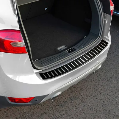 Zdjęcie produktu dla Folia ochronna zderzaka do Ford Kuga 2008-2012 ze stali nierdzewnej z włóknem węglowym